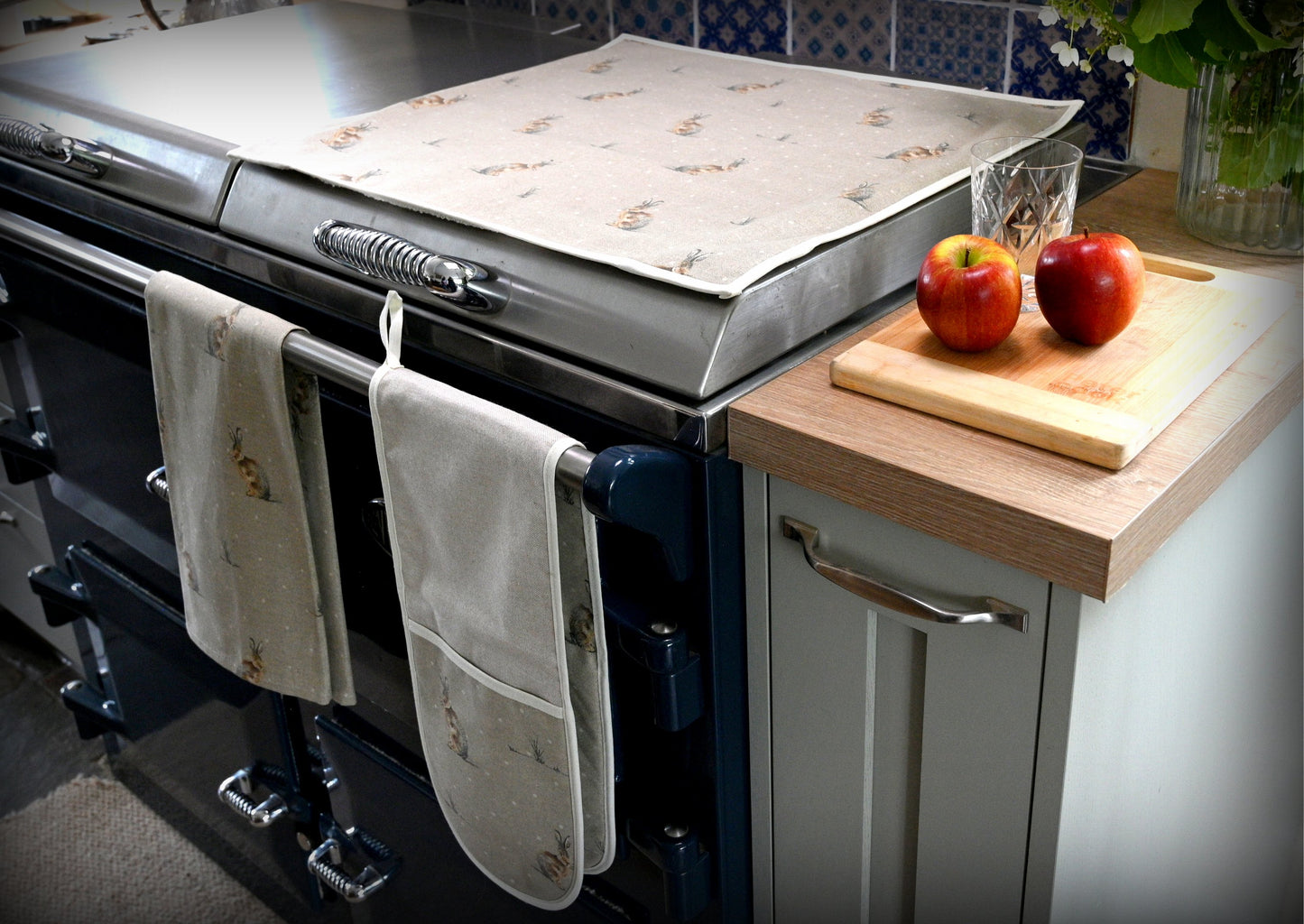 Magnetic Everhot Top, Hares