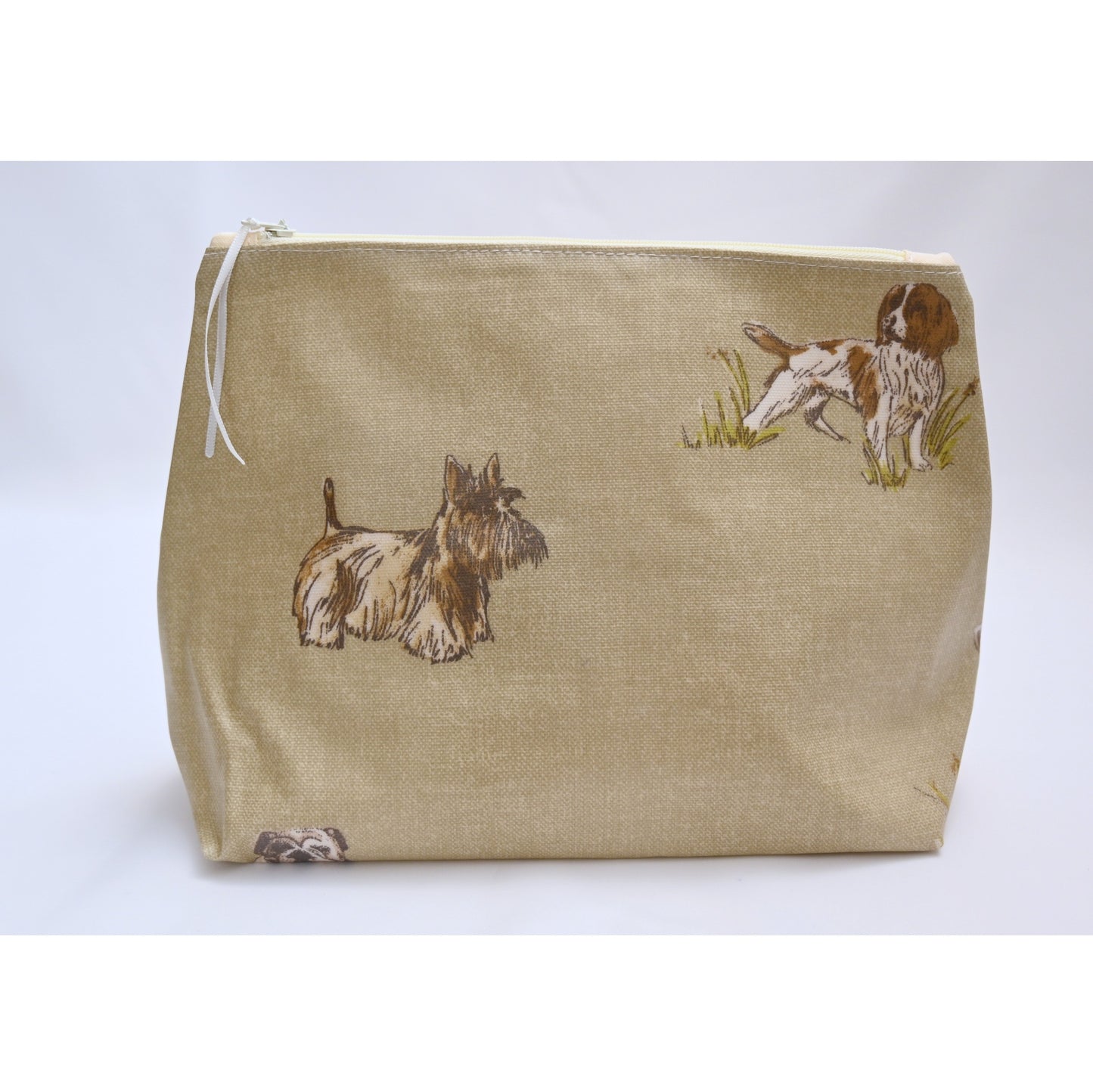 Washbag - Dogs on oatmeal