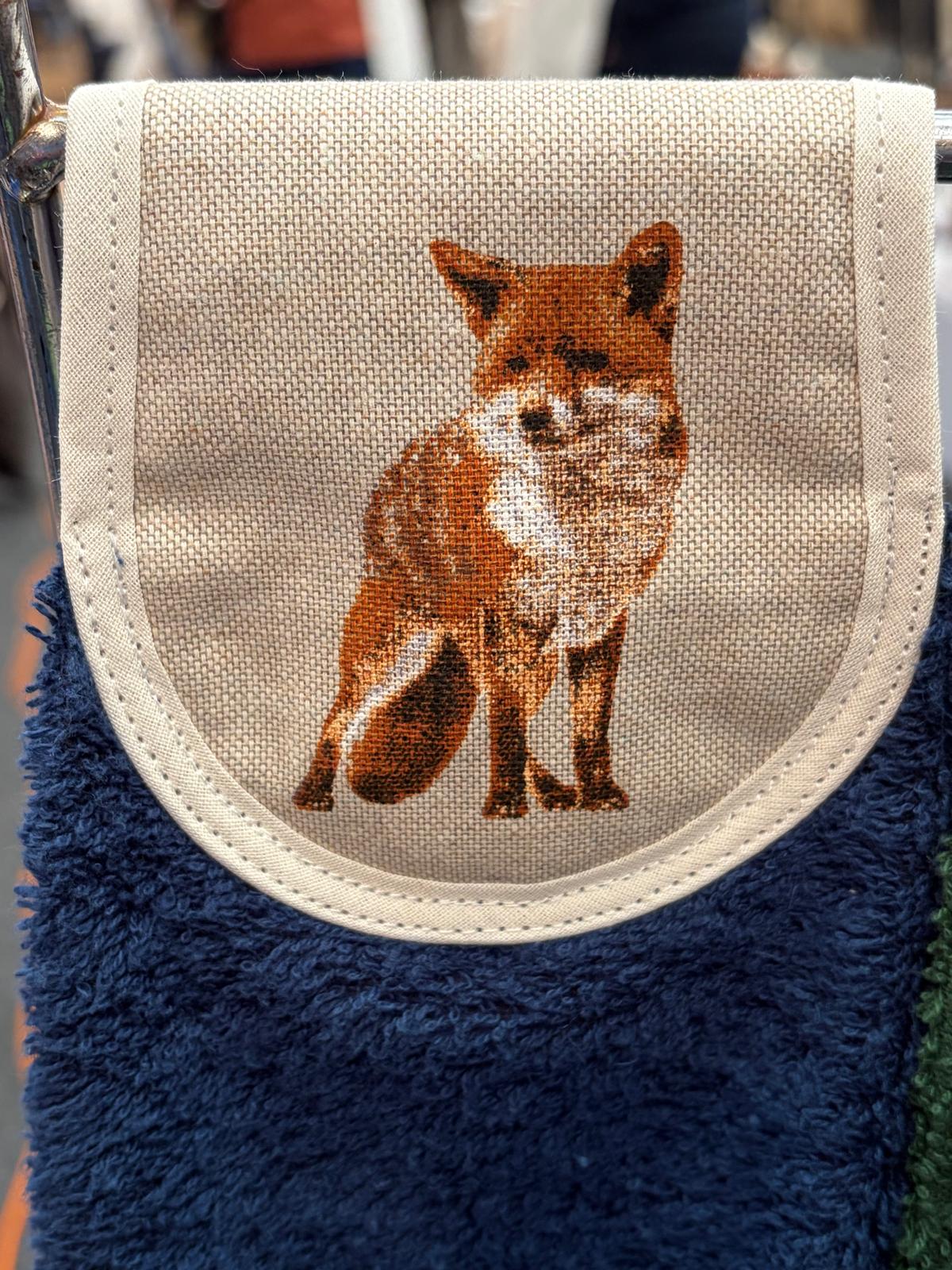 Hang ups, Kitchen towels, Fox
