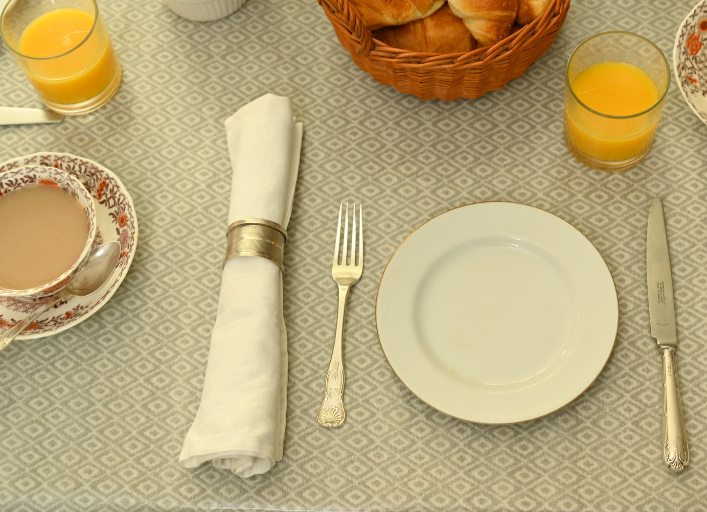 Tablecloth, Diamonds, wipe clean oilcloth in 5 sizes