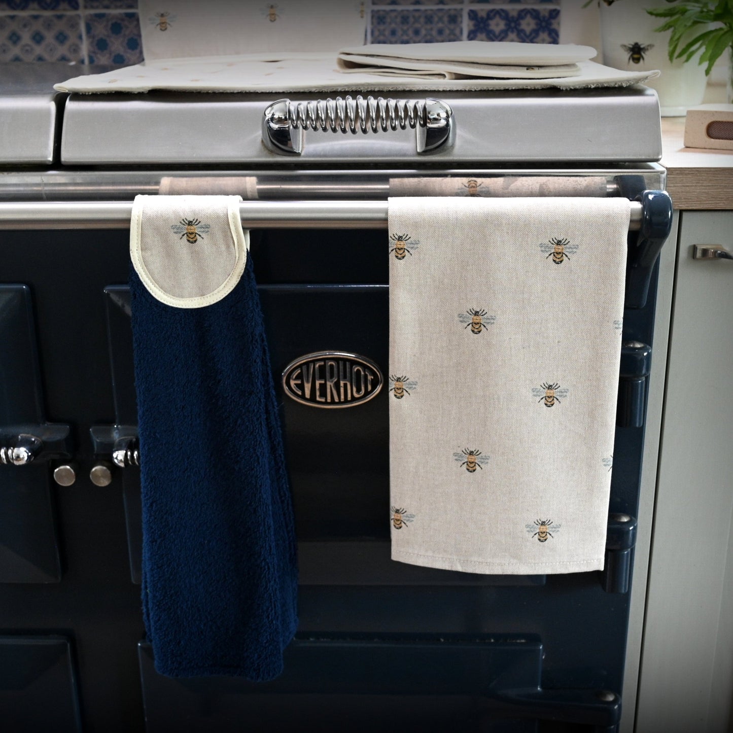 Hang ups, Kitchen towels - Bees