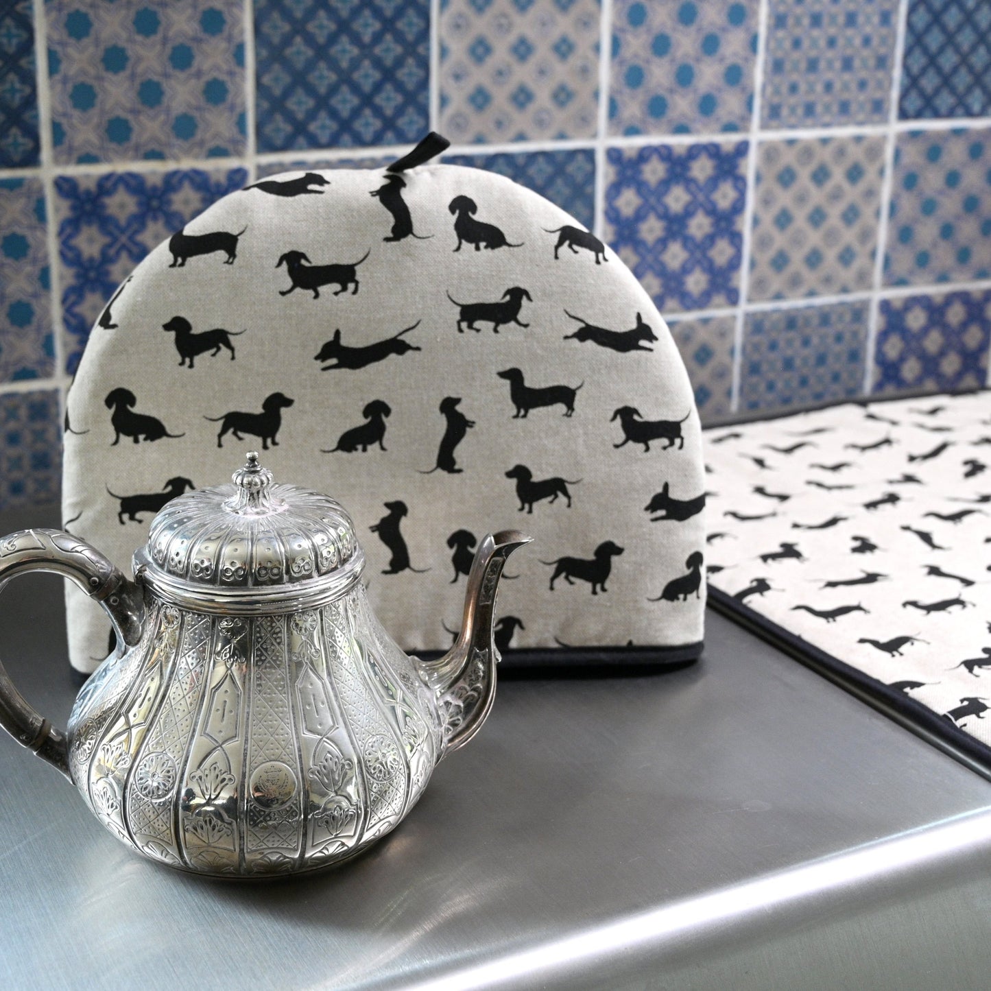 Tea Cosy, Black Dachshund