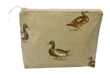 Load image into Gallery viewer, Washbag, Mallard
