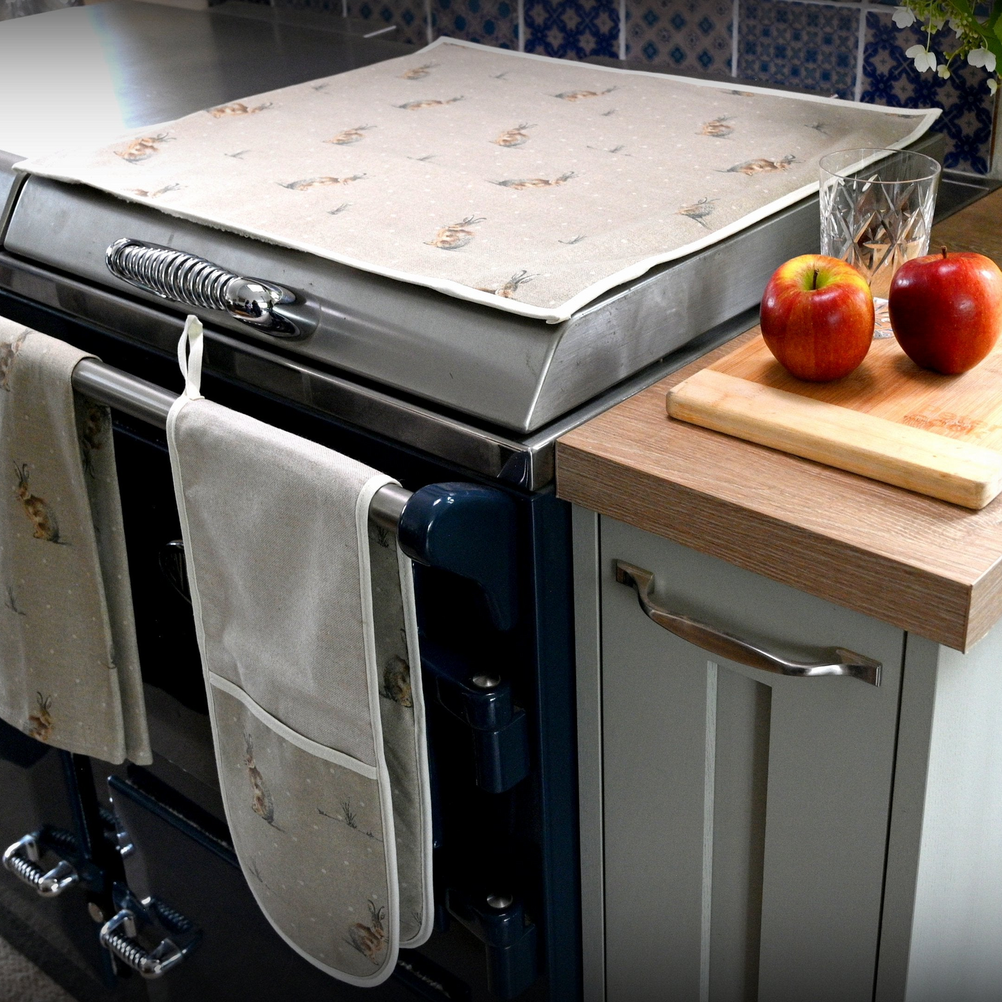 Magnetic Everhot Top, Hares