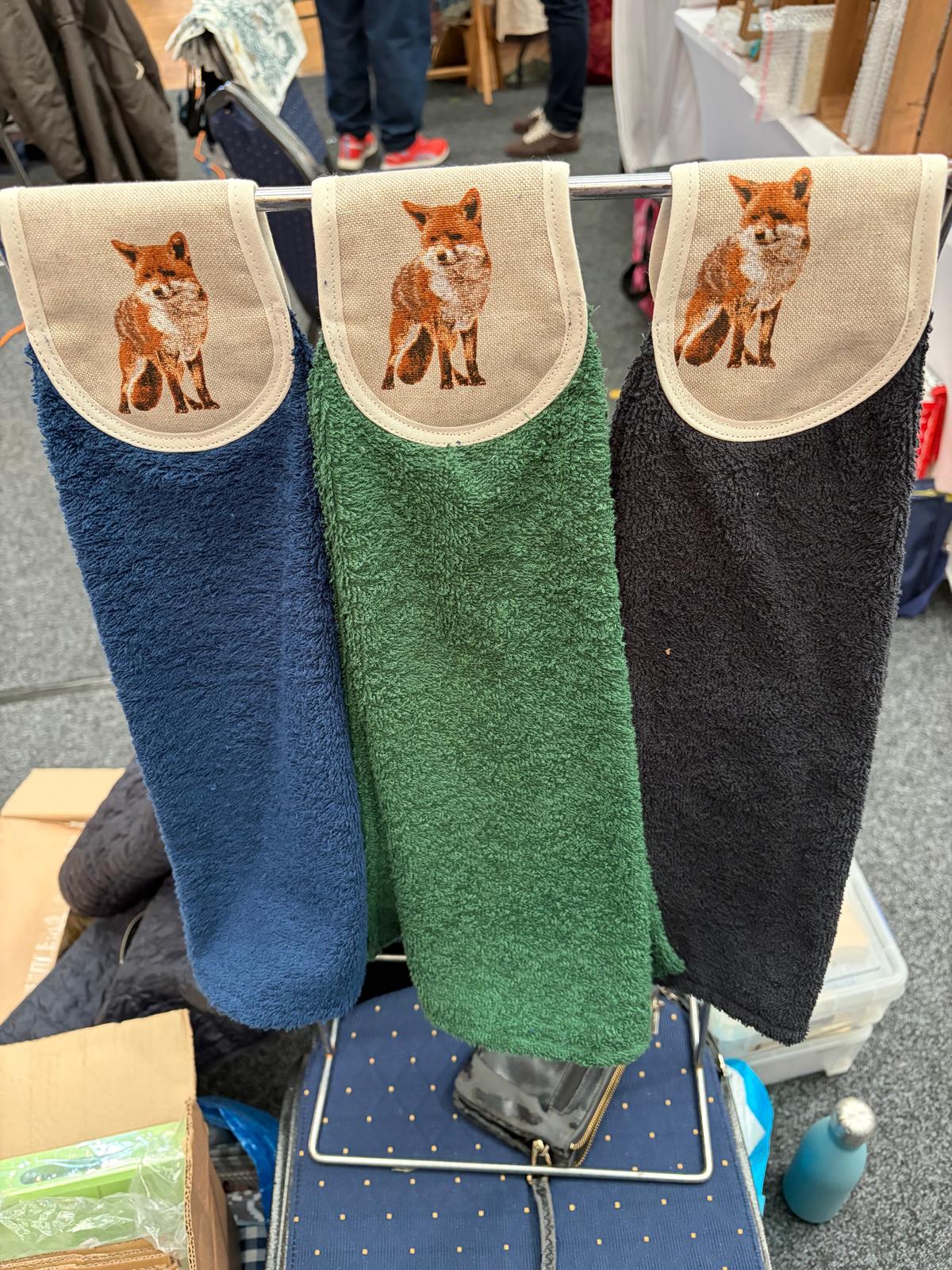 Hang ups, Kitchen towels, Fox