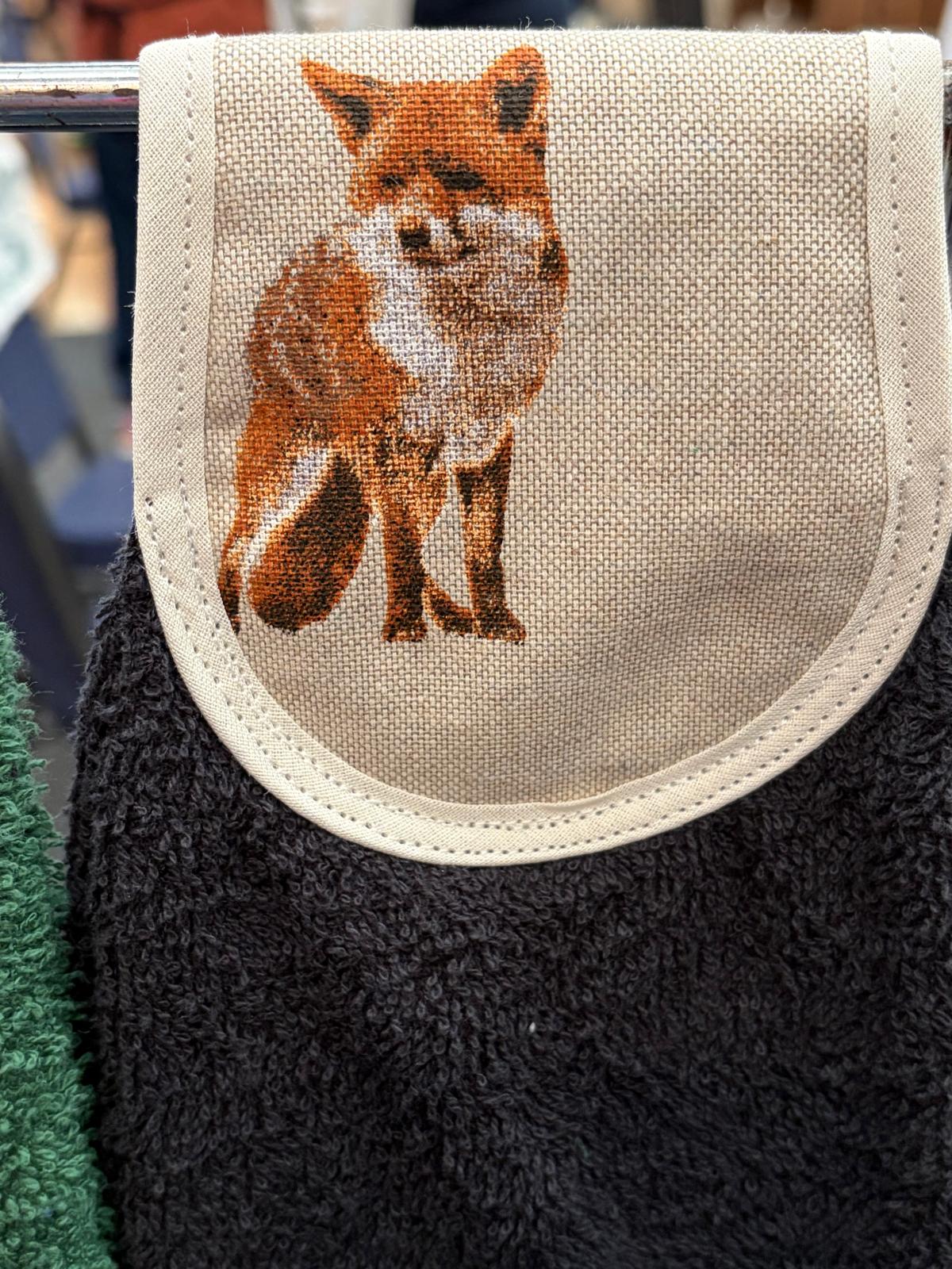 Hang ups, Kitchen towels, Fox