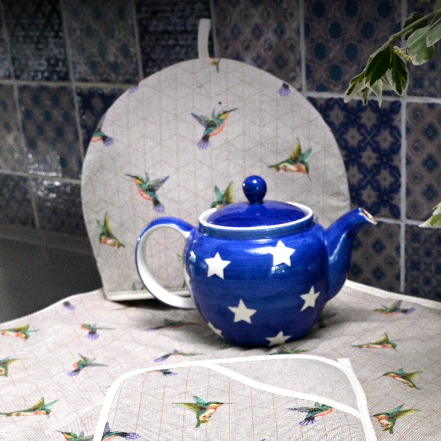 Tea Cosy, Humming Bird