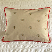 Load image into Gallery viewer, Cushion - Bees
