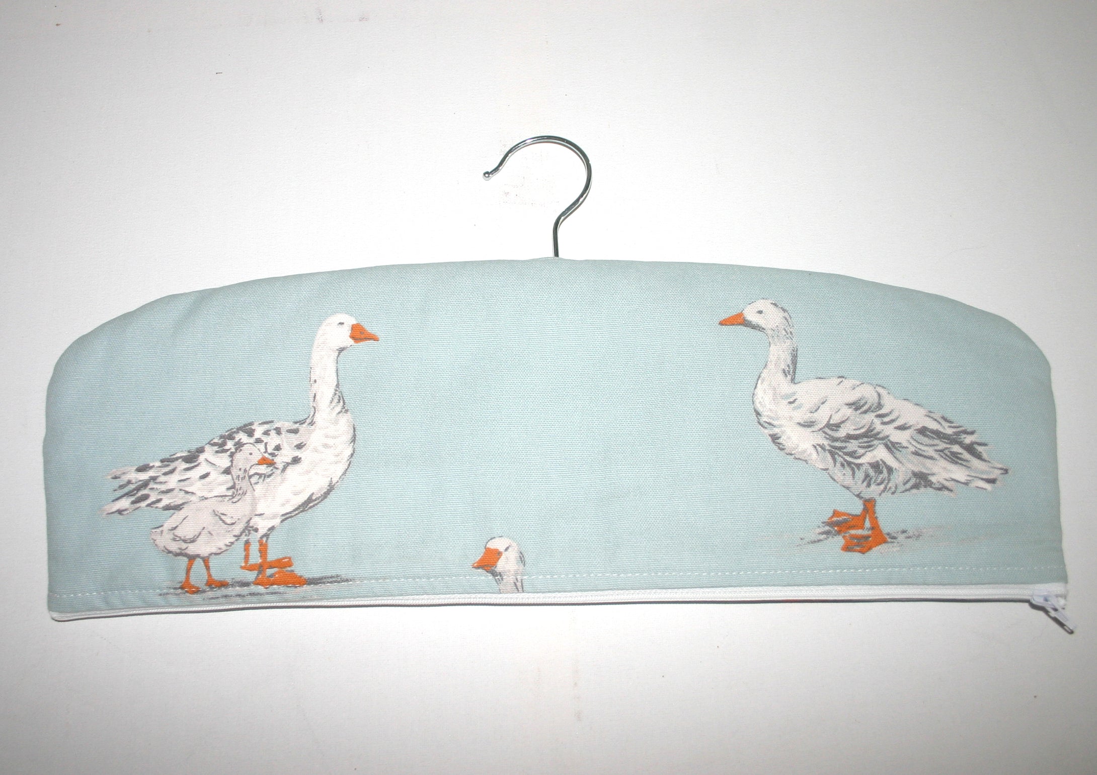 Safe Hanger, Geese