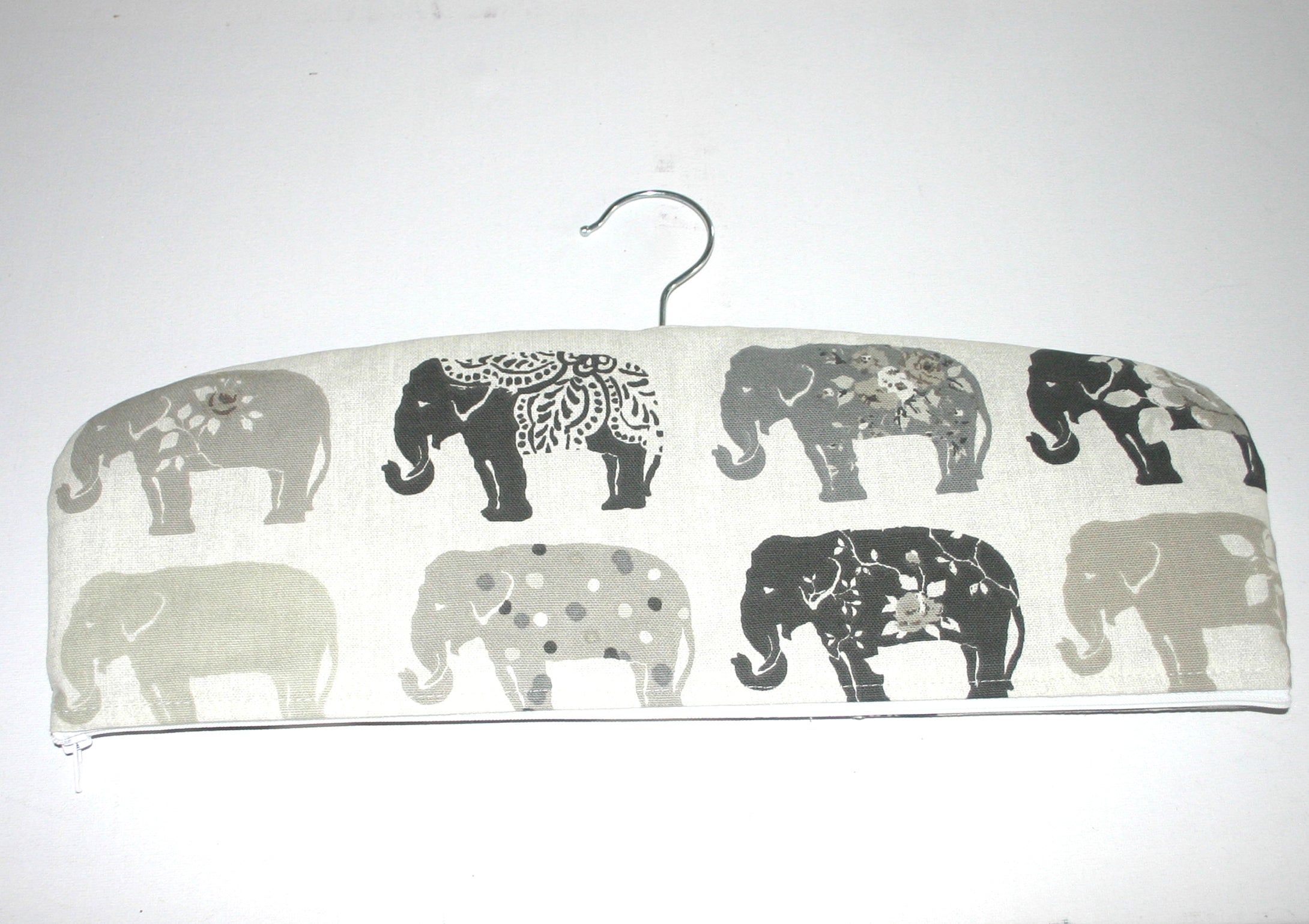 Safe Hanger, Grey Elephants