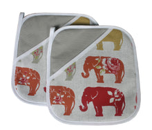 Load image into Gallery viewer, Oven Grippers, Spice Elephants (Pair)
